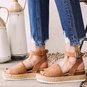 SODA Topics Flatform Espadrille Sandals (Size 7) NEW